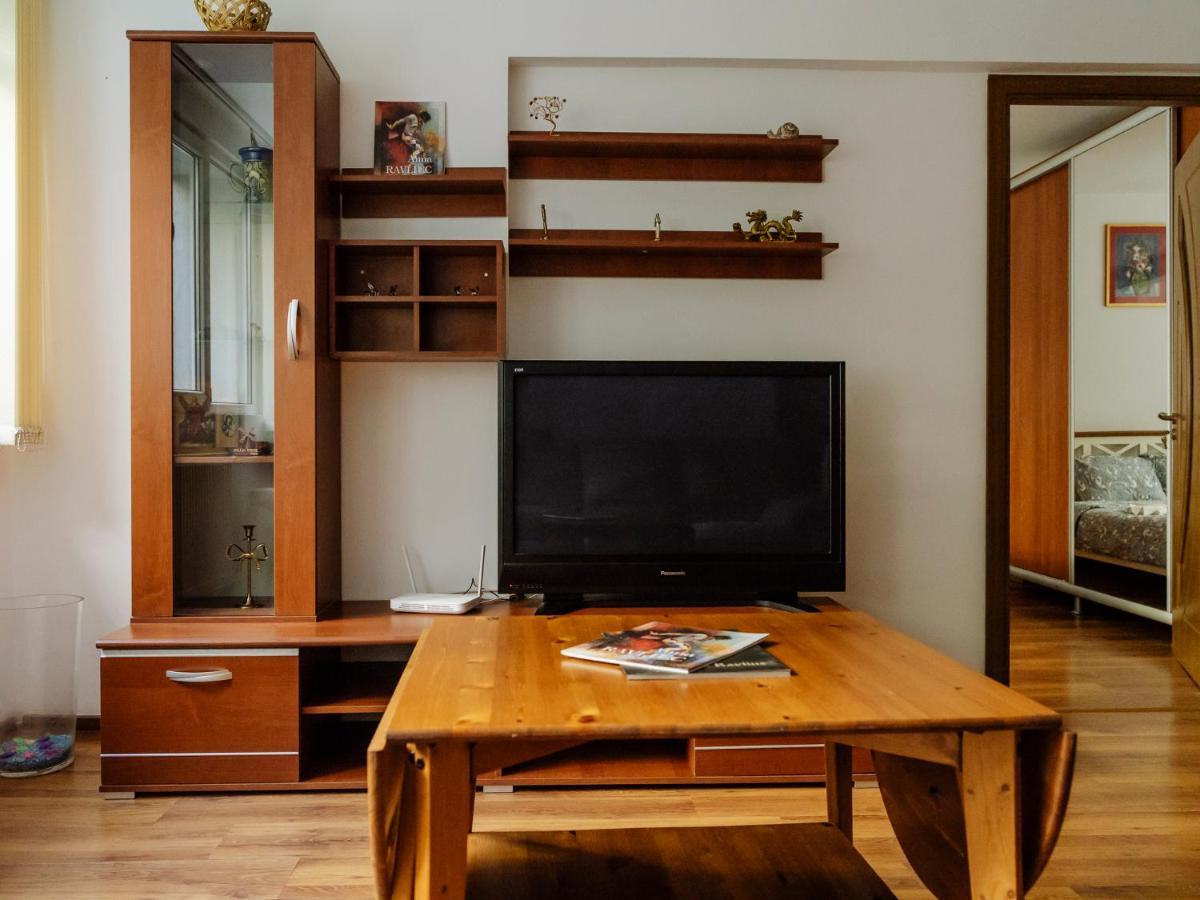 Old Town Historic Apartment With Backyard Mini Park Bukarest Exterior foto