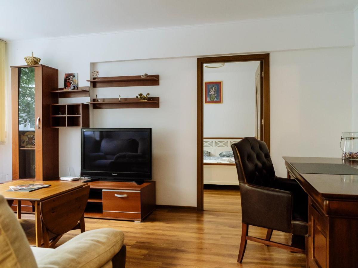 Old Town Historic Apartment With Backyard Mini Park Bukarest Exterior foto