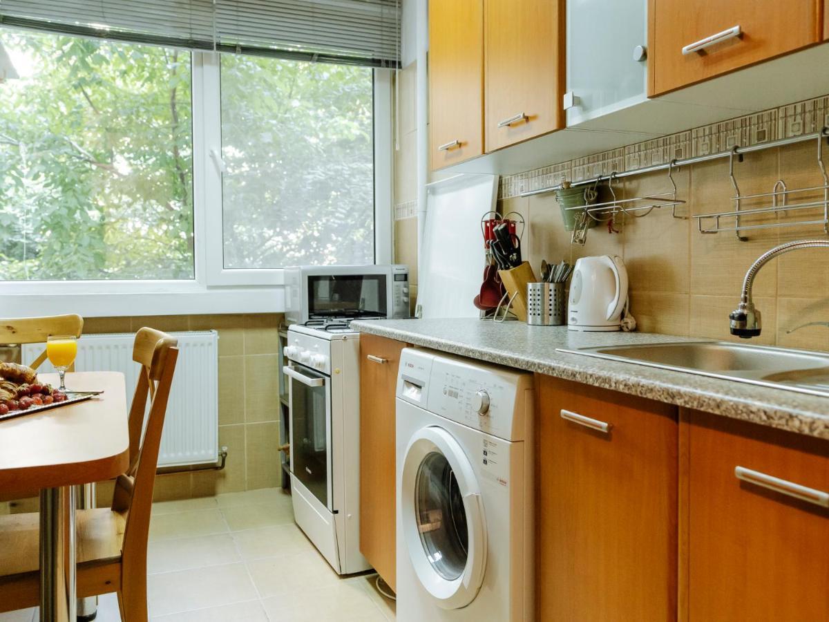Old Town Historic Apartment With Backyard Mini Park Bukarest Exterior foto