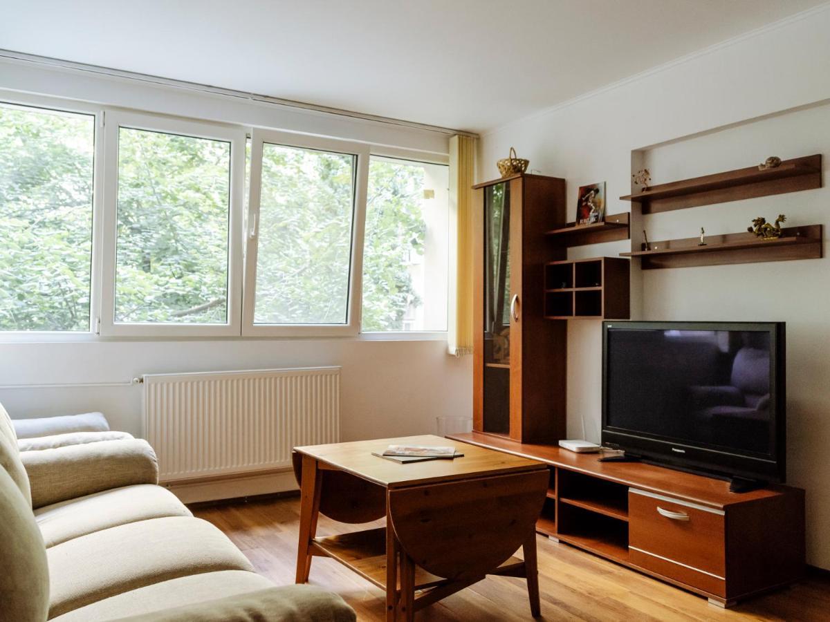 Old Town Historic Apartment With Backyard Mini Park Bukarest Exterior foto